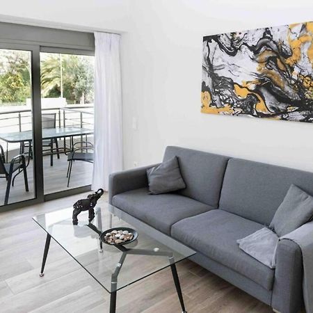 Design Apartment With Swimming Pool Near The Beach Aten Exteriör bild
