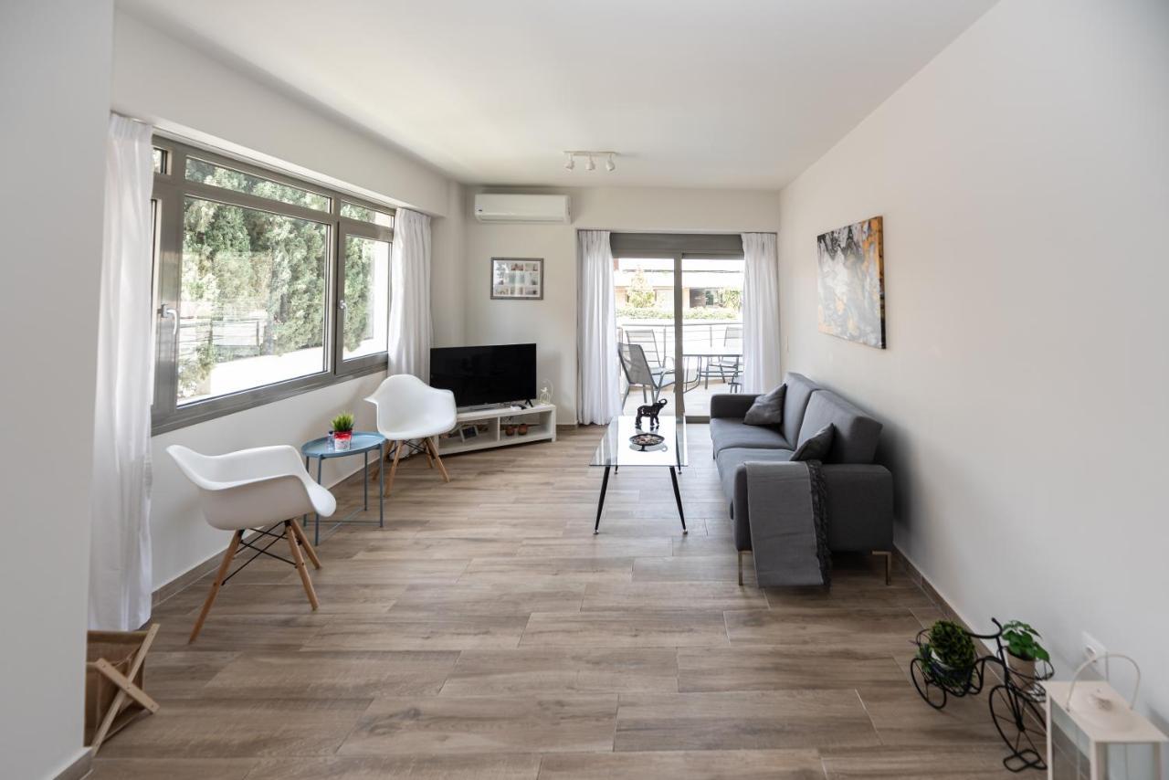Design Apartment With Swimming Pool Near The Beach Aten Exteriör bild