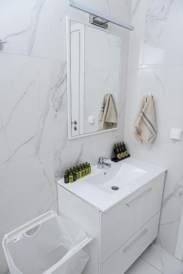 Design Apartment With Swimming Pool Near The Beach Aten Exteriör bild