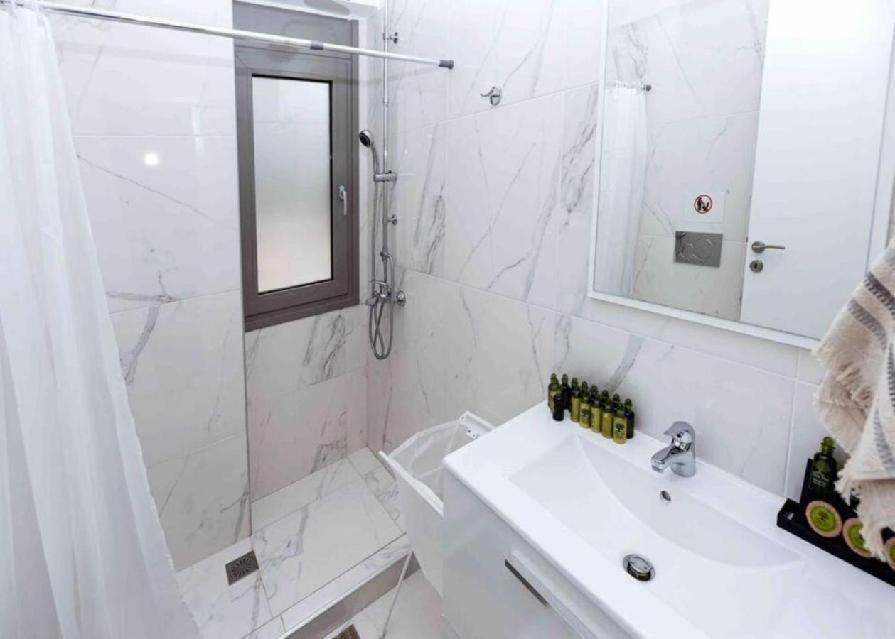 Design Apartment With Swimming Pool Near The Beach Aten Exteriör bild